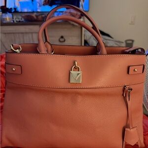 Elegant Michael Kors Pink Leather Handbag